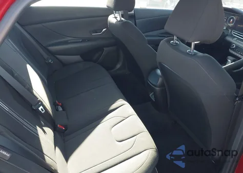 2024 Hyundai Elantra Sel z USA, uszkodzony, nr VIN KMHLM4DG9RU775947